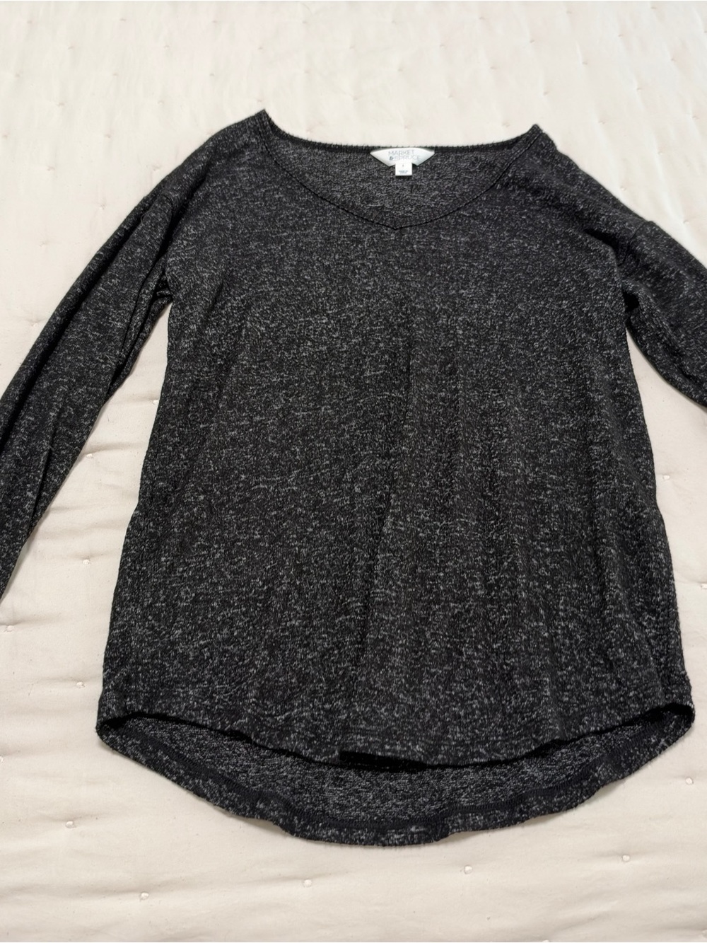 Market & Spruce Charcoal Heather Long Sleeve V-Neck Top
